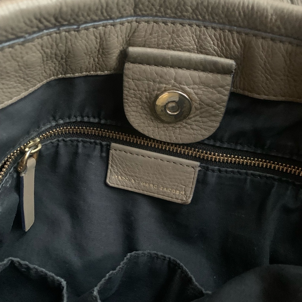 Marc Jacobs Handbag - Picture 3 of 5